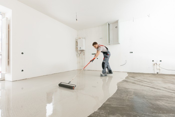 Worker Use Screed Concrete Epoxy