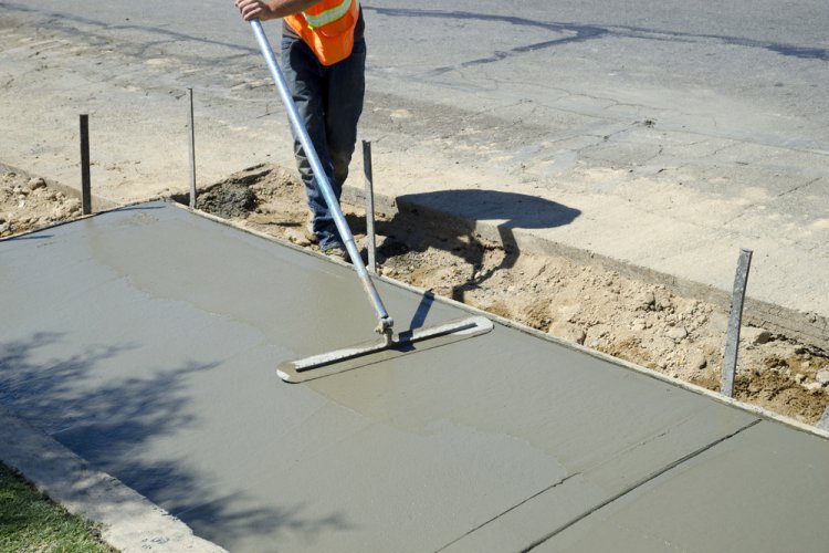 Using A Concrete Screed For Floor Finishing