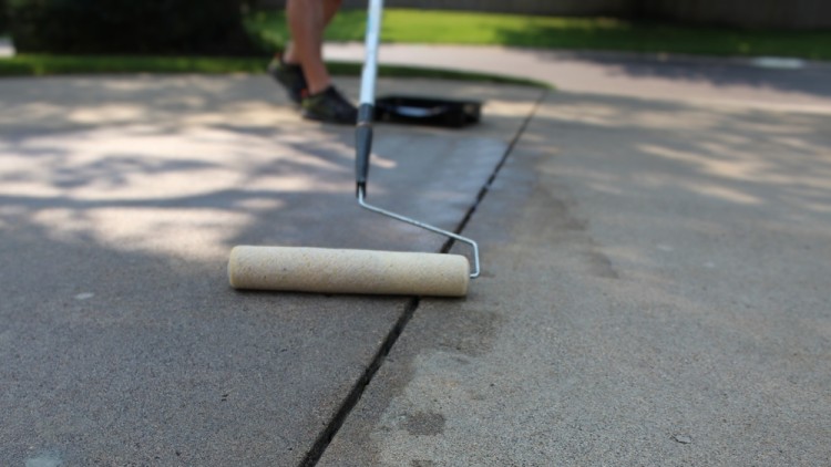 Water Based Concrete Sealer Applying On Floor